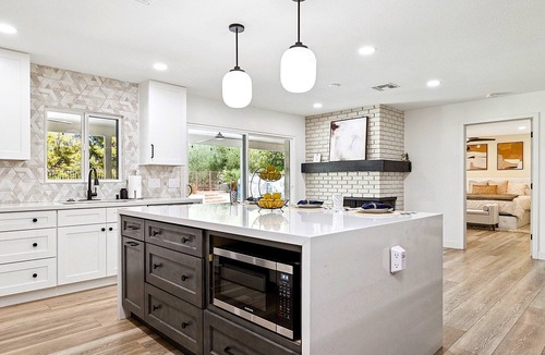 South Scottsdale House | 5BR Estate, Heated Pool, Putting Green, Camelback Views, Sleeps 12