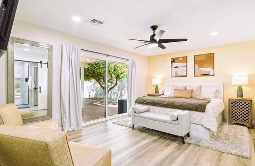 South Scottsdale House | 5BR Estate, Heated Pool, Putting Green, Camelback Views, Sleeps 12