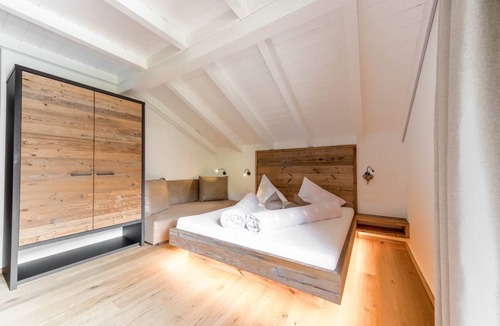 Collepietra Apartment | 65 m² Apartment ∙ 2 bedrooms ∙ 4 guests