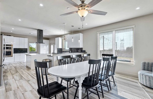 North Scottsdale House | 7 Bedroom Pickleball Pool Hot Tub Orchard