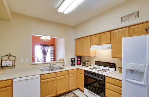 Park Center Place House | 7 Mi to Mill Ave: BBQ-Ready Mesa Townhouse
