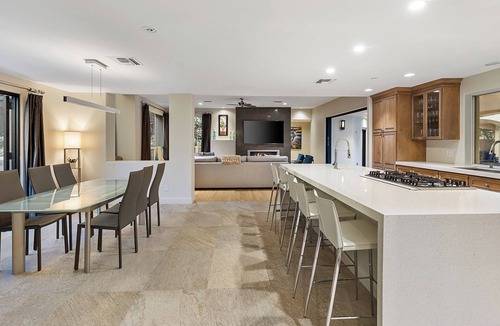Central Scottsdale House | 7BR Scottsdale Estate w/Pickleball, Heated Pool, Spa, Guest House & Gym