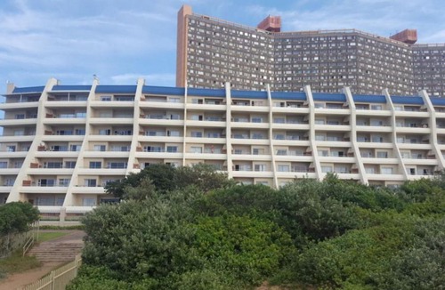 Kingsborough Apartment | 8 L'Escalier Cabanas
