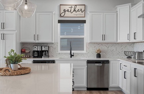 Indian Point House | 8BR Lakeview Near Silver Dollar City | Hot Tub