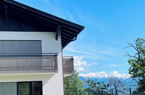 Lana Apartment | 90 m² new vacation apartment with mountain view, sunny balcony and WLAN.