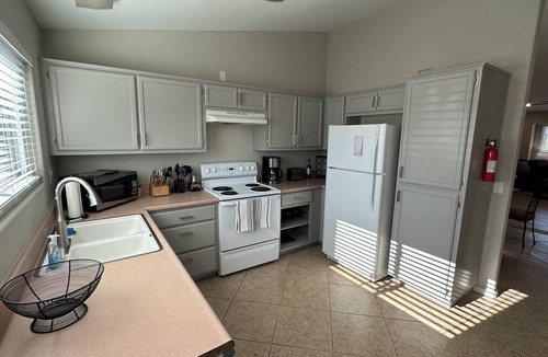Phoenix Condo | 971 sf 2 Bedroom 2 Bath Townhouse 3 mi to Westgate