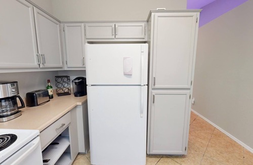 Phoenix Condo | 971 sf 2 Bedroom 2 Bath Townhouse 3 mi to Westgate