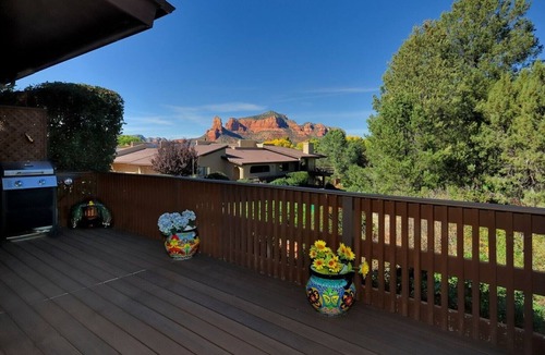 Oak Creek House | 999.00 Week 7-night only-June-July-August. 2BR 2BA King beds Queen Sleeper Sofa