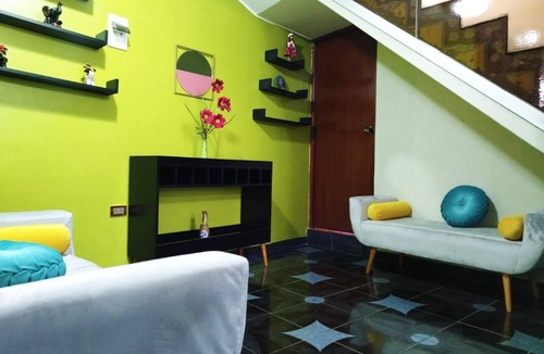 El Tambo House | A 2 Minutos de Real Plaza, Frente a Zoológico Cerrito de la Libertad! Casa Ideal