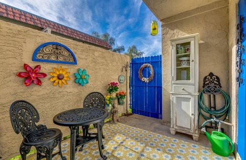 The Lakes House | A+Gem in a GREAT location! Includes clubhouse w/heated pool, gym, pickleball!