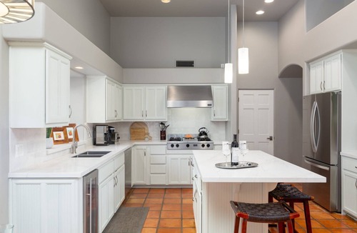 Happy Valley Ranch House | A Refined Santa Fe–Inspired Estate with Tennis & Pickleball