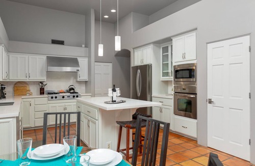 Happy Valley Ranch House | A Refined Santa Fe–Inspired Estate with Tennis & Pickleball