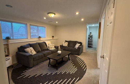 Burnsville House | A Spacious & well furnished 5bedroom house,perfect for relaxation and unwinding!