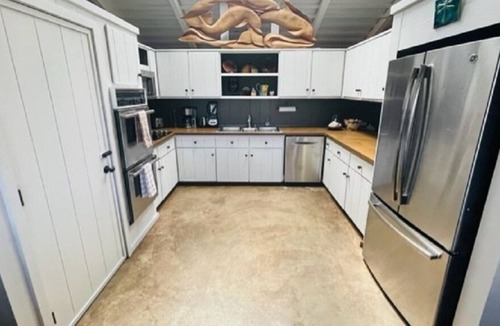 Kaanapali Cottage | A unique dolphin cabin in Kaanapali!