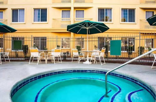 Tucson House | A Vacation to Remember! Great Room for Groups