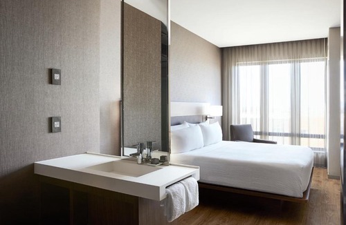 South Loop Hotel | AC Hotel by Marriott Bloomington Mall of America