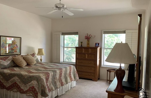 Country Club Estates House | Accepting shorter term rental during July-Aug 2024! 5-day minimum!