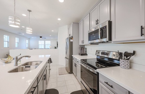Val Vista Classic Condo | Admirably living near major attractions