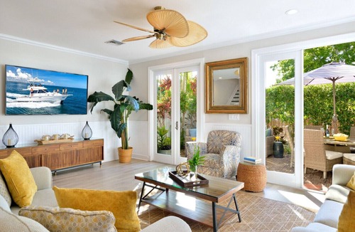 Bahama Village Villa | Admirals Gold Key West - Truman Annex Villa - Close to Beach and Duval w Parking and Pool Access