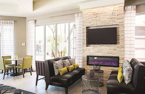 Ahwatukee Foothills Hotel | Adventure Awaits: Cozy Room Perfect for Exploring Phoenix | Free Parking