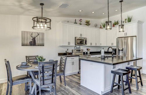 Payson Apartment | Adventure Payson from Knotty R&R Apartment