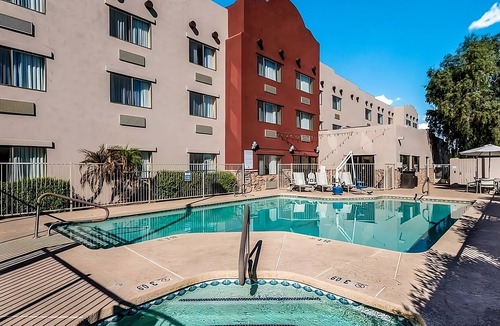 Palm Valley Hotel | Affordable Getaway at Red Lion Inn & Suites Goodyear Phoenix! Free Breakfast!