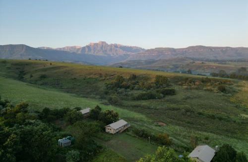 Cathkin Park Ski Chalet | AfriCamps Champagne Valley