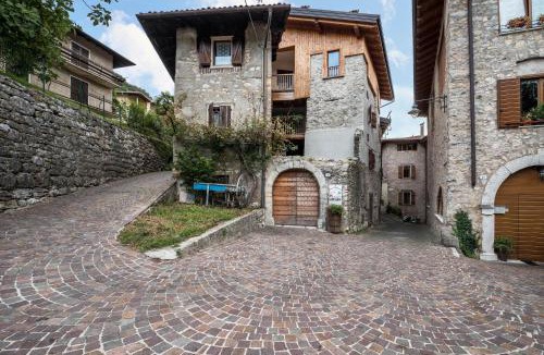 Canale di Tenno Apartment | Agriturismo Al Gallo Nero Rosso