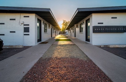Riverside Apartment | Airport Studio near Mill Ave