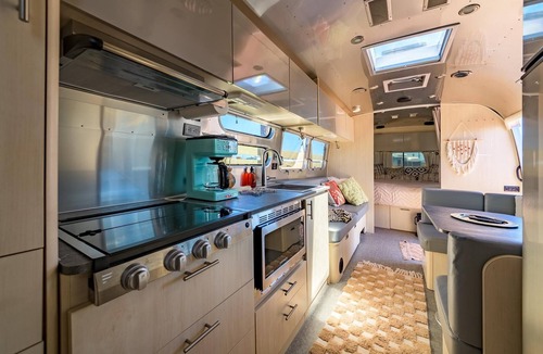 Valle House | Airstream with Bunk & Private Hot Tub (Unit L) - 6 Person Airstream with Bunkbed