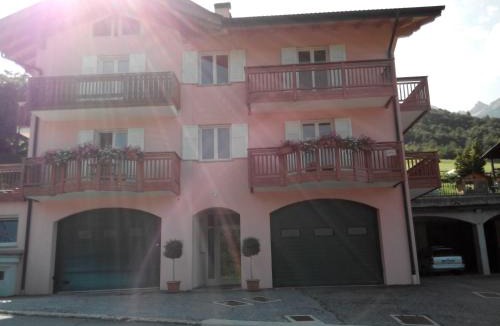 Cavedago Apartment | Alba Lucis Suite Rooms