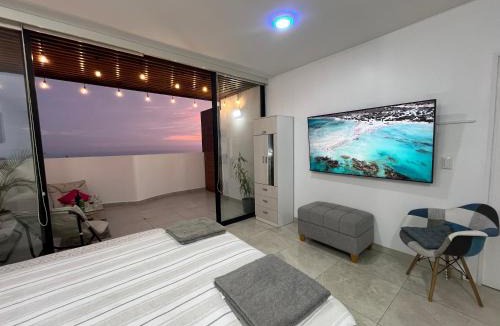 Magdalena del Mar Apartment | Albano Penthouse íntimo piscina y vista al mar