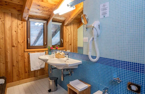Caderzone Terme Hotel | Albergo Palazzo Lodron Bertelli