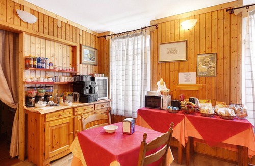 Lorenzago di Cadore Apartment | Albergo Trieste – Room '5' with Mountain View, Shared Terrace, and Wi-Fi