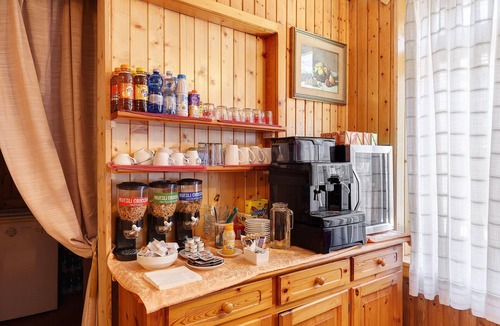 Lorenzago di Cadore Apartment | Albergo Trieste – Room '6' with Mountain View and Wi-Fi