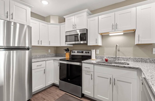 Bountiful Condo | All New Mid-Term, Centrally Located Retreat