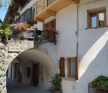 Dorsino Apartment | Alloggio Turistico LA VECIA DEL BORGO