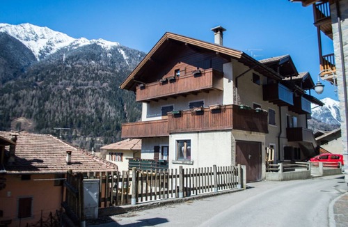 Bocenago House | Alpine Lake Apartment