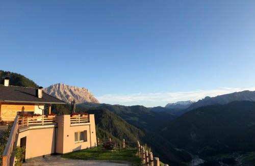 San Martino in Badia Apartment | Alpinus Agriturism