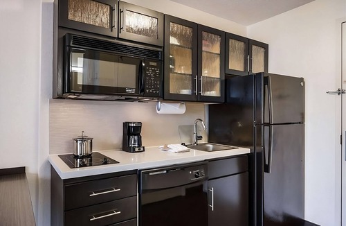 North Mountain Hotel | Always a Great Idea To Unwind! Pets Allowed, Pool, Near Heard Museum