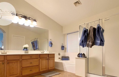 San Tan Valley House | AMAZING 5 BR 3 BA PRIVATE HEATED SALT WATER POOLSIDE RETREAT!