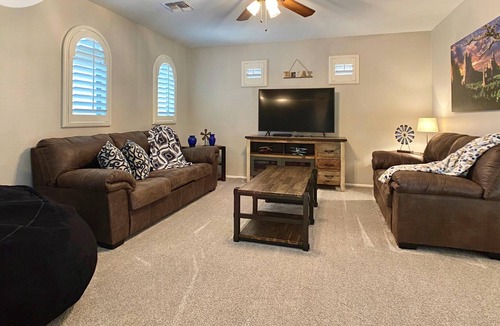 San Tan Valley House | AMAZING 5 BR 3 BA PRIVATE HEATED SALT WATER POOLSIDE RETREAT!
