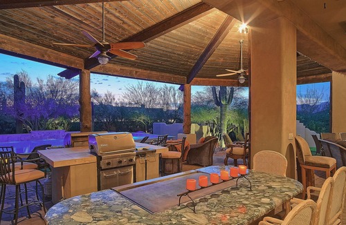 Cave Creek House | AMAZING DESERT OASIS +FILLED WITH AMENITIES + HEATED POOL + 2 HOT TUBS +12 BEDS