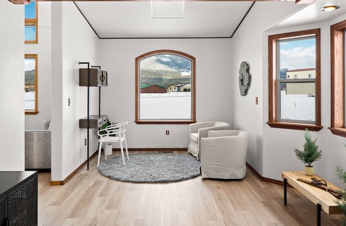 Baderville House | Amazing San Francisco Peak mountain views & Snowbowl minutes away from Suzette Lane