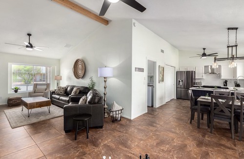 Mesa House | Amazing SW Luxury Retreat, Putting Green, Bocce