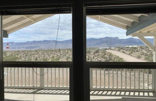 Meadview House | Amazing Views near Grand Canyon Skywalk