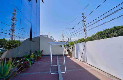 El Recreo Apartment | Amplio y en Céntrica Urbanización, segundo piso