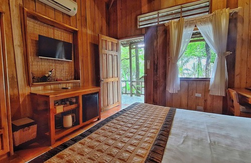 Ong Lang Hotel | Ancarine Beach Resort