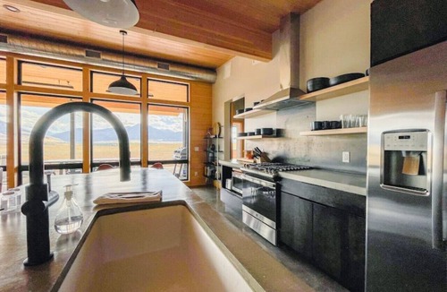 Livingston House | Antelope Run Wellness Retreat | The Bunk House