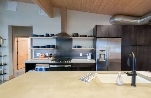 Livingston House | Antelope Run Wellness Retreat | The Bunk House